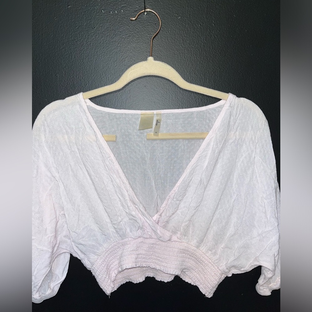 Women’s lulu crop top.